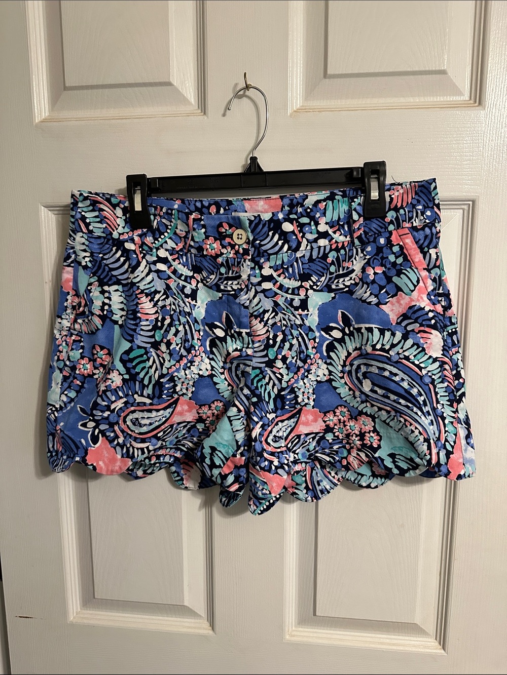 crown & ivy Blue Multi Paisley Scallop Hem Shorts